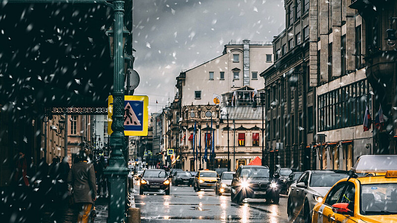 первый снег Nikolay Vorobyev/unplash.com Коллаж 7Дней.ru